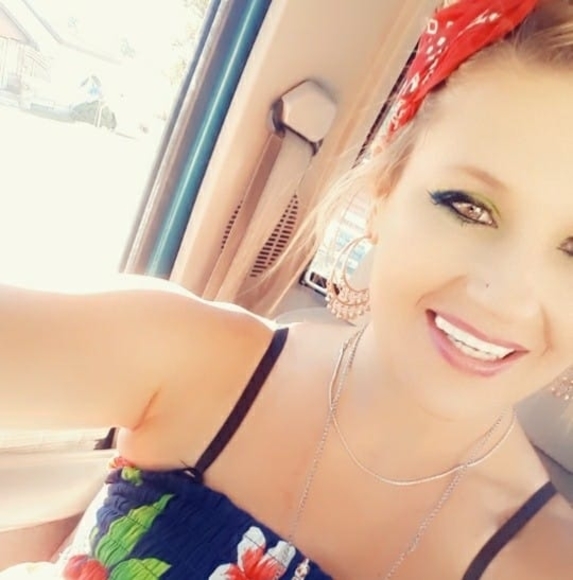 kelly_babe83